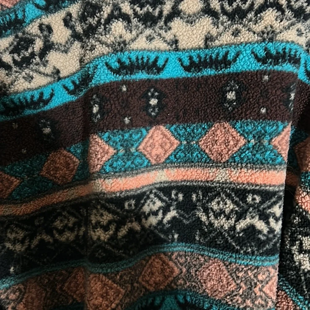 Shacket - Picture 3 of 3